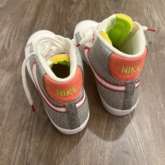 Nike Blazer Mid ’77 – Grey/Sport Red/Electric Green – Size 8.5 - Picture 7 of 14